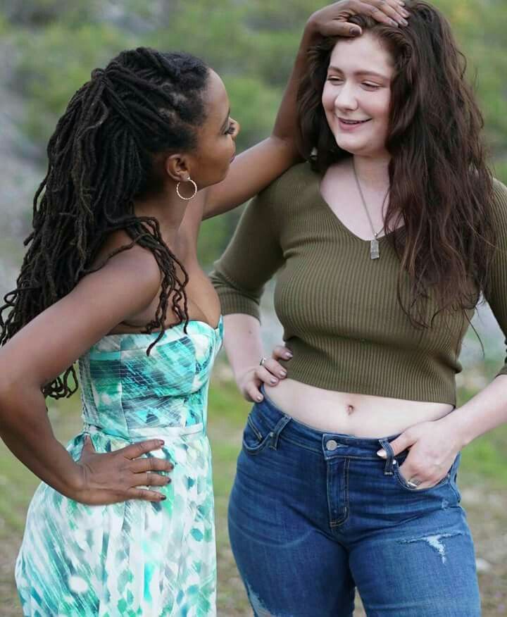 Shanola and Emma | Emma kenney, Emma, Shameless