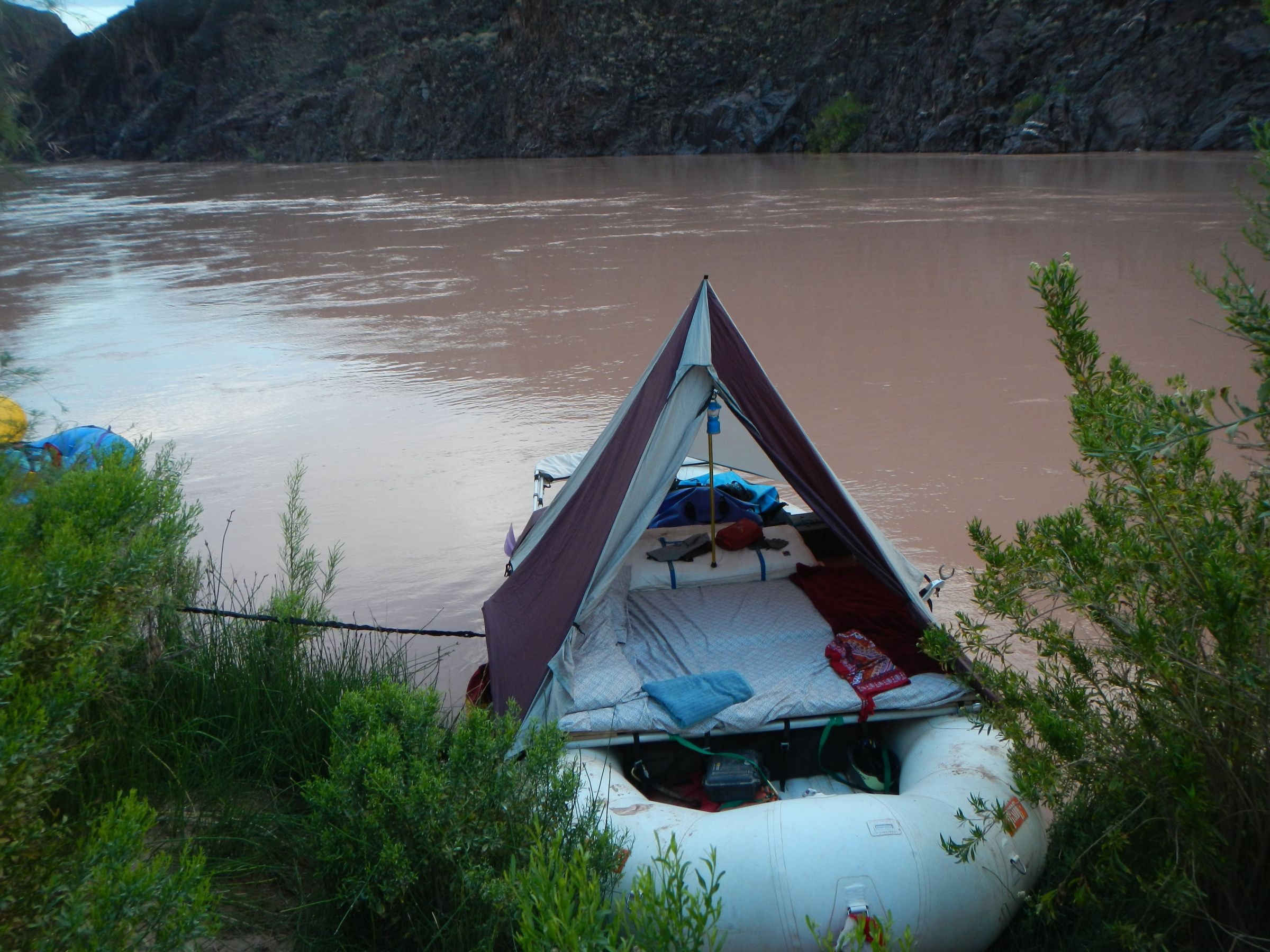Sleeping on your raft... Lets see your setup Sleeping on your raft... Lets see your setup