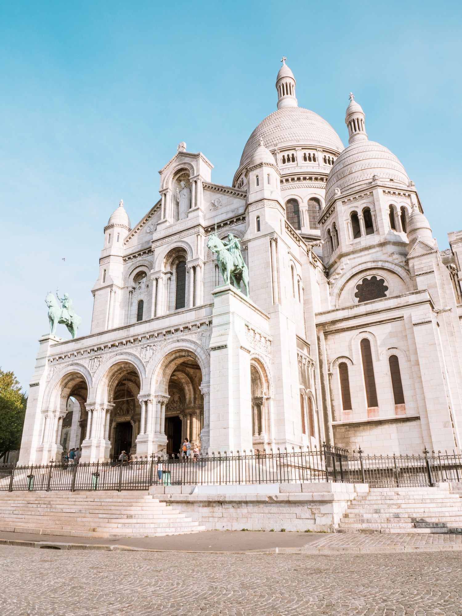 Paris in Pictures - Ash Elsewhere | Paris travel, Sacred architecture