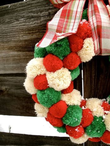 余り毛糸で簡単手作り いろいろ使えるポンポンのアイディア帖 キナリノ クリスマスホリデー クリスマス アイデア ハロウィン リース 手作り 余り毛糸で簡単手作り いろいろ使えるポンポンのアイディア帖 キナリノ クリスマスホリデー クリスマス アイデア ハロウィン リース 手作り
