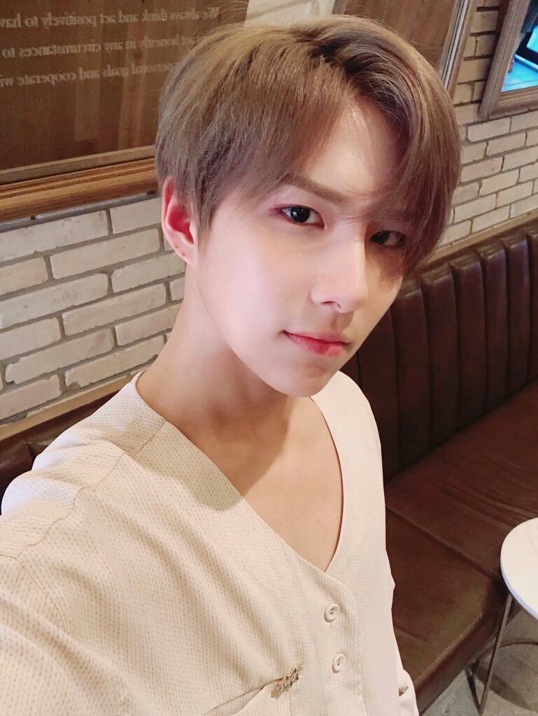 wow kim seyoon ace ace rapper pretty people wow kim seyoon ace ace rapper pretty people