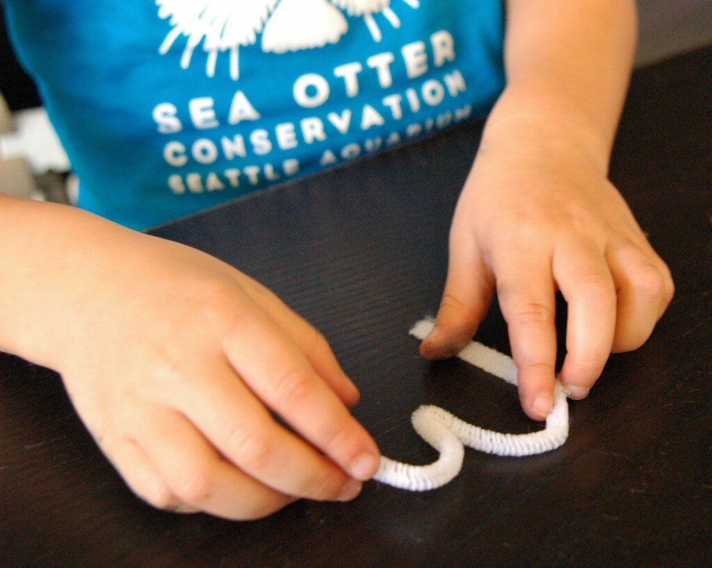 Super awesome name activity for kids. Make crystal names!! Science Experiments Kids Elementary, Science Projects For Kids, Stem Projects, Homeschool Science, Science For Kids, Mad Science, Homeschooling, Art Projects, Daycare Activities