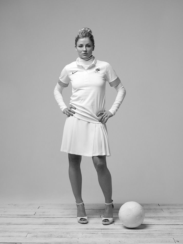 studio white la silhouette blanche football fashion female soccer players boris diaw
