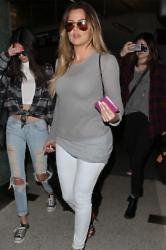 Khloe Kardashian House Hunts With Rapper #khloekardashianhouse Khloe Kardashian #khloekardashianhouse