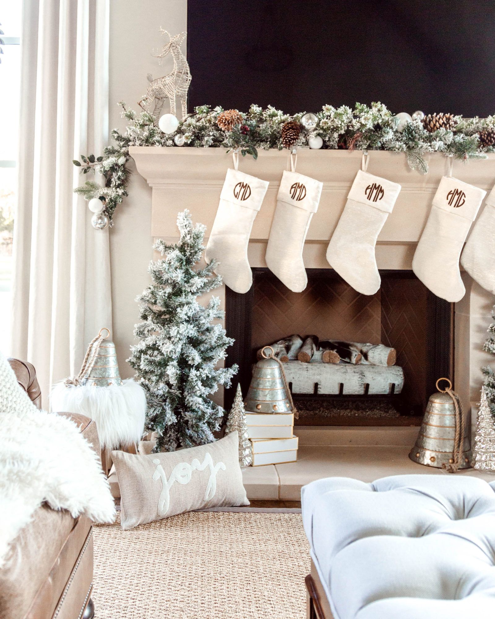 Neutral Christmas Decor Ideas Curls and Cashmere Neutral christmas