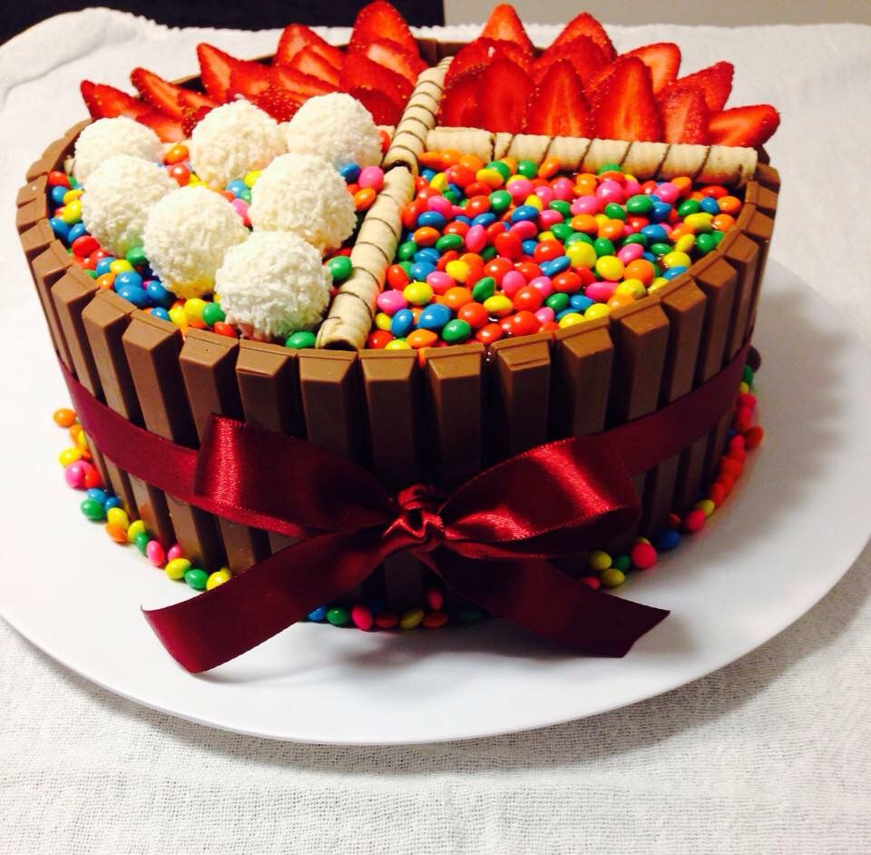 Bolo kit Kat Desserts, Cake, Birthday cake