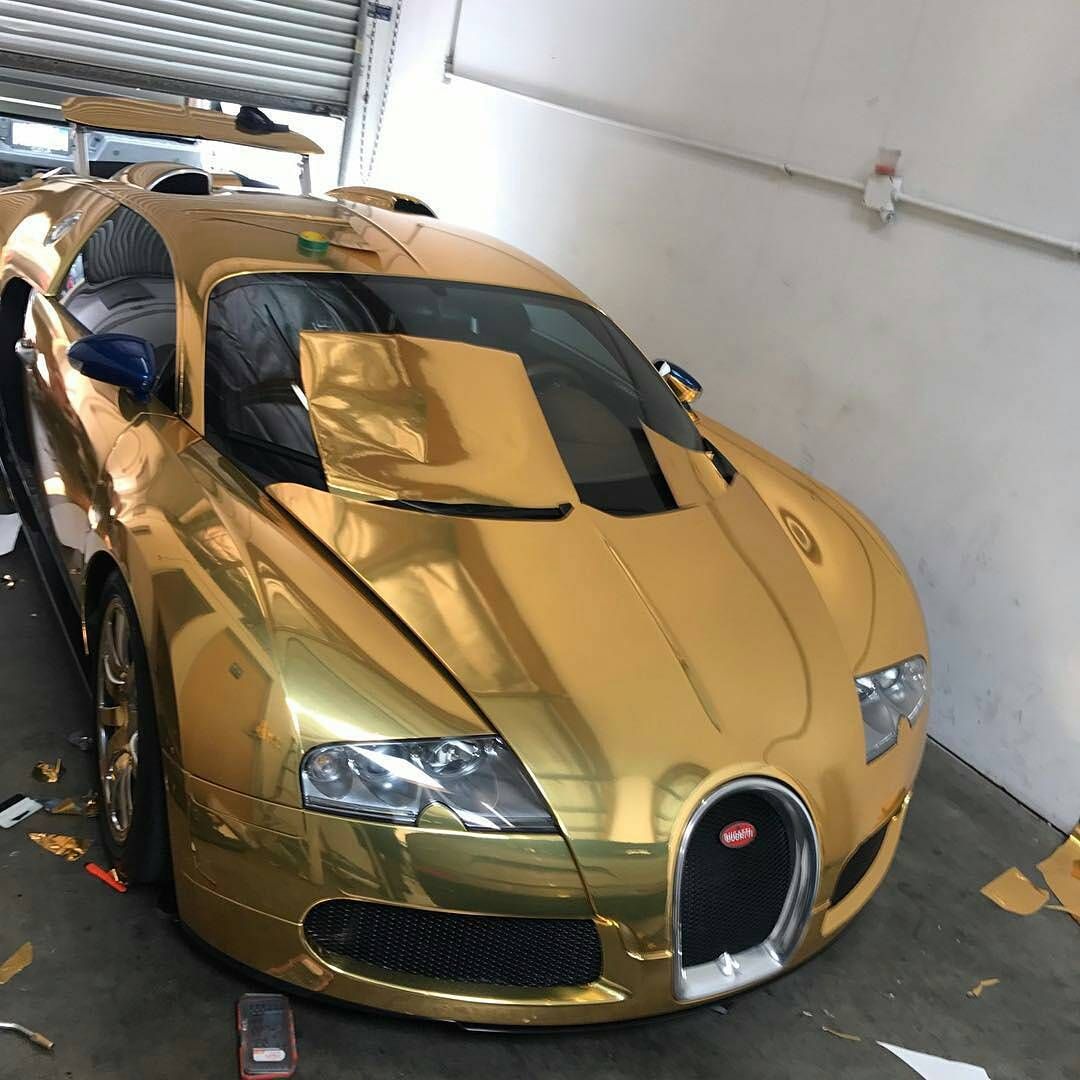 Diamond Plated Bugatti WoW!! gold Bugatti Veyron 👌👌 Rate 0 to 100 --?? Via : @lacscottsdale