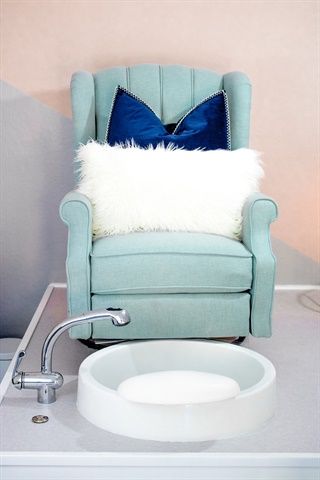 See Nail Techs' Custom Pedicure Setups - Style - NAILS Magazine Pedicure Tub, Pedicure Bowls, Comfy Armchair, Comfy Chairs, Ombre Chair, Nail Bar Ideas, Business Nails, Spa Business, Business Ideas