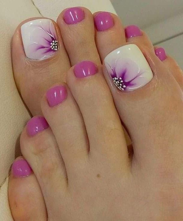 48bcfee1df1f3b9d4e61c26a161dda7c.jpg (610×736) Pedicure Designs Beautiful art on the big toe. We love this flower! - 48bcfee1df1f3b9d4e61c26a161dda7c.jpg (610×736) Pedicure Designs
