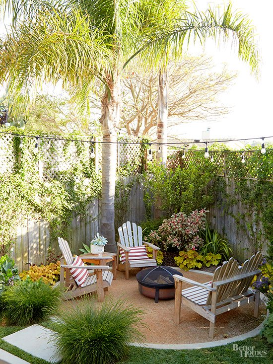 1970's Double Wide Is A Scene Stealer Backyard Ideas For Small Yards, Small Backyard Design, Budget Backyard, Small Backyard Landscaping, Dream Backyard, Backyard Oasis, Patio Design, Backyard Seating, Backyard Privacy