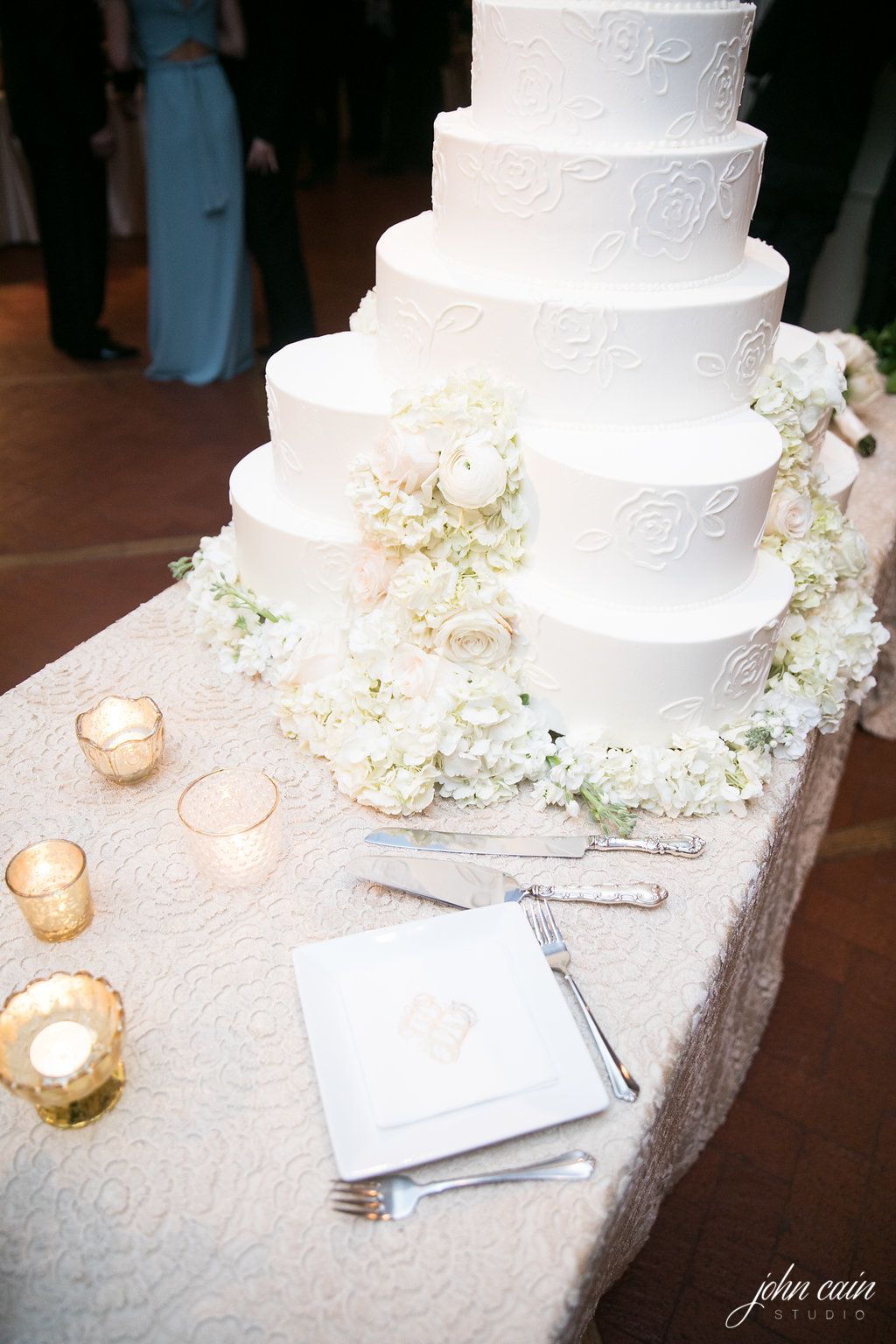 Classic White Brides Cake By Fancy Cakes By Lauren Beautiful