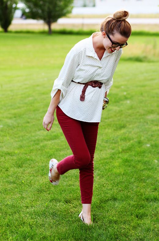 red skinny jeans...cute! Cute Maternity Outfits, Stylish Maternity, Pregnancy Outfits, Maternity Wear, Maternity Fashion, Pregnancy Style, Red Skinny Jeans, Red Jeans, Red Skinnies
