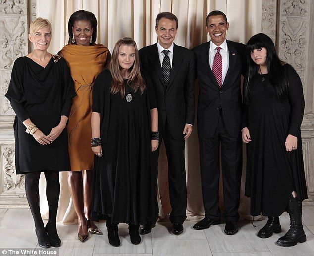The Obamas With The Spanish Prime Minister And His Goth Daughters Goth Kids Fashion Cool Girl