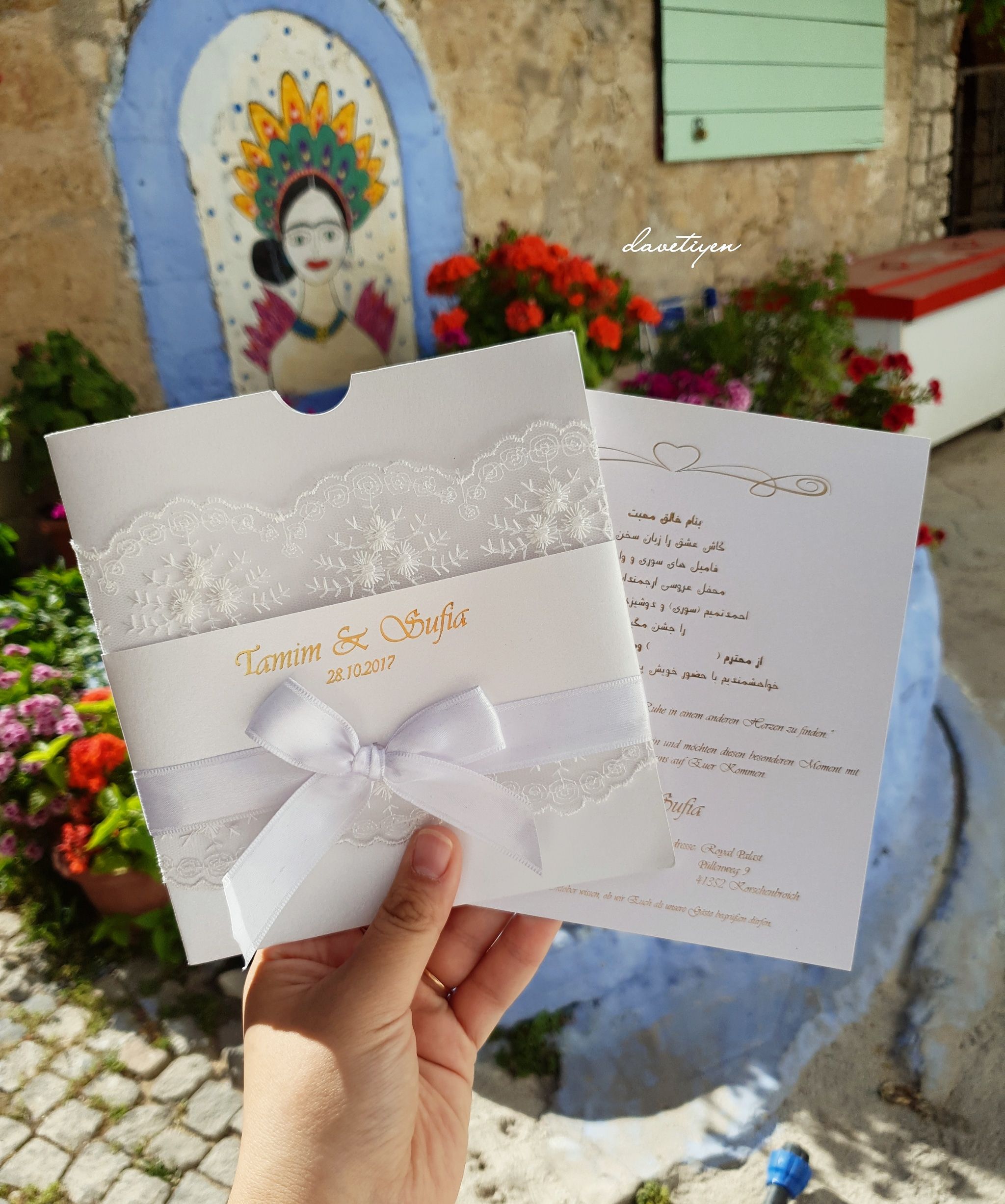 Davetiyen Beyaz Sedef Zarf Dantel Kurdele Ve Gold Yaldiz Baskili Sedef Kusak Salon Dugunlerinin En Gozde Modeli Davetiye Instagram Dugun Davetiyen Beyaz Sedef Zarf Dantel Kurdele Ve Gold Yaldiz Baskili Sedef Kusak Salon Dugunlerinin En Gozde Modeli Davetiye Instagram Dugun