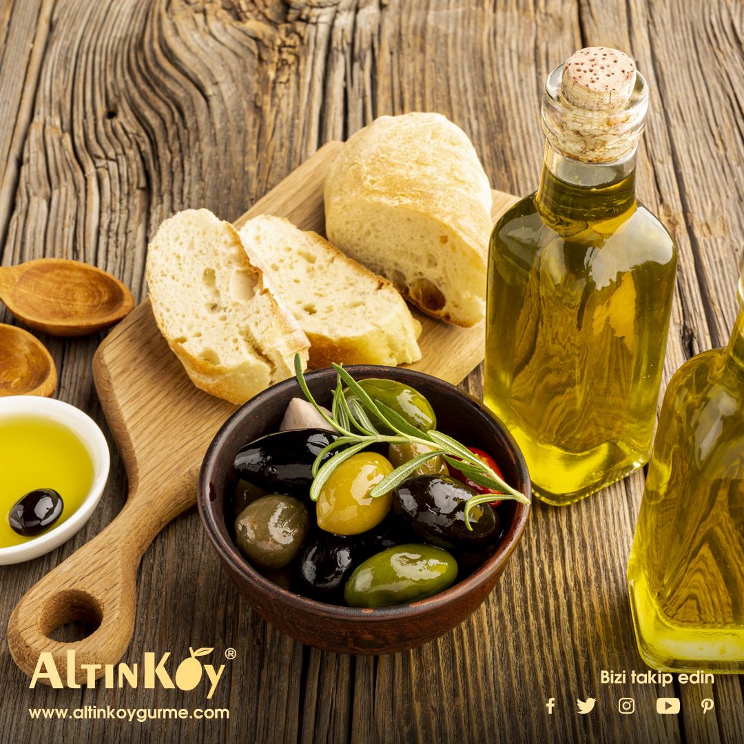 Altınköy Gurme, Salamura Yeşil Zeytin✨ “Domat tipi Zeytinin” başkenti sayılan başta Akhisar bölgesi olmak üzere, Ege Bölgesi’nin uçsuz bucaksız zeytin bahçelerin’den el ile toplanan zeytinler kalite kontrol, mal kabul ve sınıflandırılma işlemleri ardından, uygun görülen ürünler fermantasyon tanklarımıza alınarak 3 ay sürecek olan üretim aşamasına başlamaktadır. Cheese Board, Camembert Cheese, Dairy, Olive, Food, Essen, Meals, Yemek, Eten