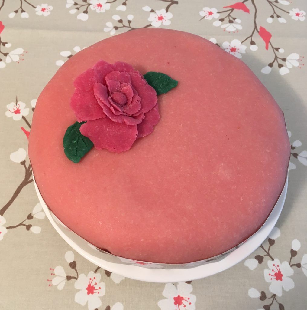 Gateau Ambassadeur Recouvert De Pate D Amandes Octavie A Paris Gateaux Et Desserts Pate D Amande Gateau Ete Gateau Ambassadeur Recouvert De Pate D Amandes Octavie A Paris Gateaux Et Desserts Pate D Amande Gateau Ete