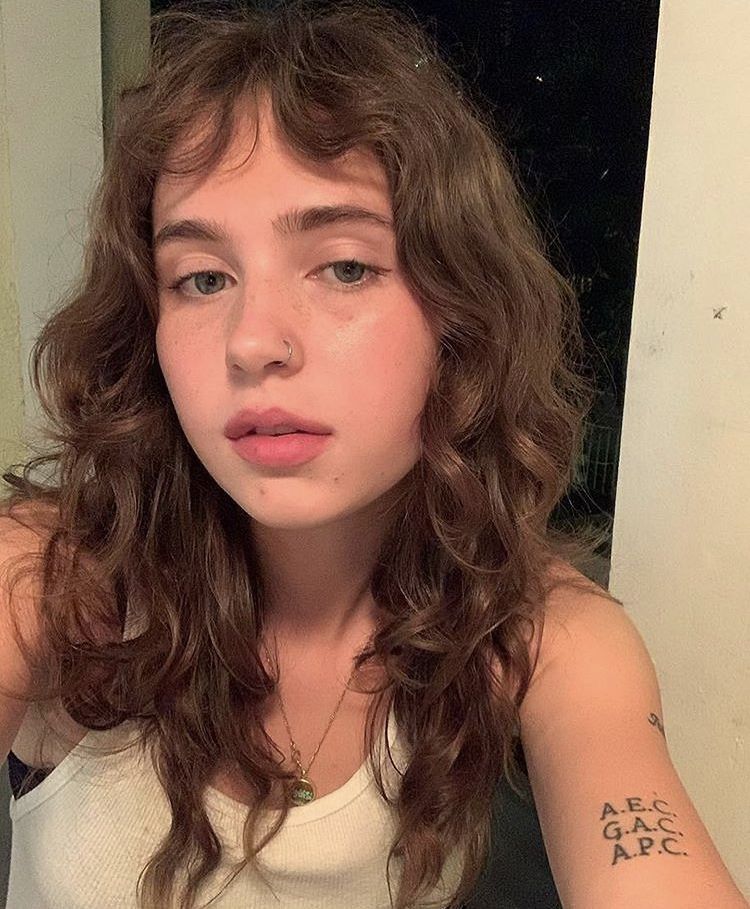 clairo love Hair cuts, Hair inspiration, Hair styles