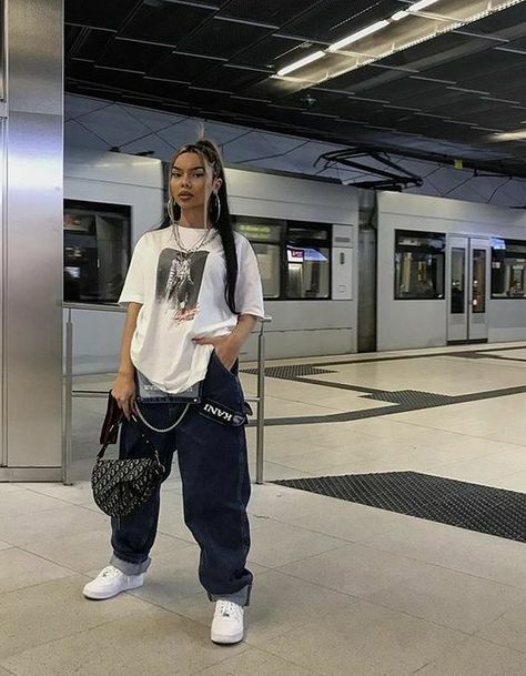 Depois de 4 anos , Drwyssa Zahir volta a Freeridge , mas mal sabe ela… #fanfic # Fanfic # amreading # books # wattpad Tomboy Style Outfits, Swaggy Outfits, Tomboy Fashion, Teen Fashion Outfits, Retro Outfits, Mode Outfits, Cute Casual Outfits, Stylish Outfits, Y2k Style Outfits
