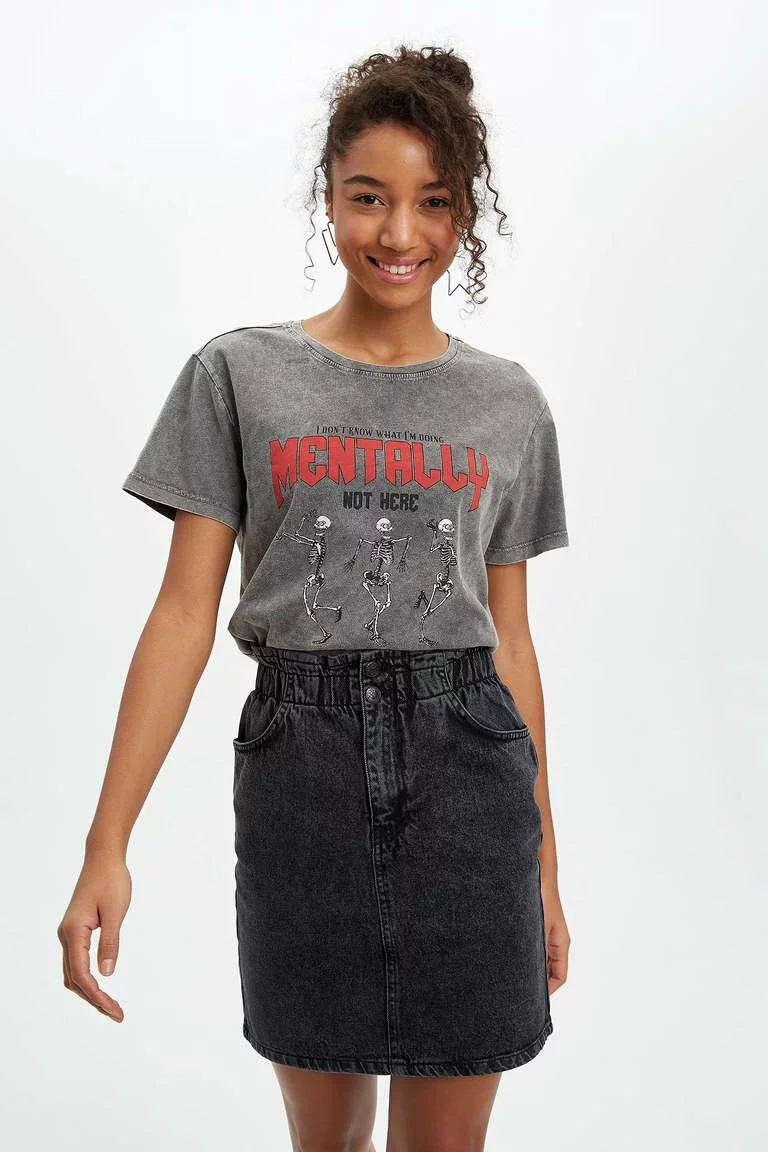 Antrasit Kadin Baskili Kisa Kollu T Shirt 1225931 Defacto Kadin Gomlek Elbi Se Kadin Olmak