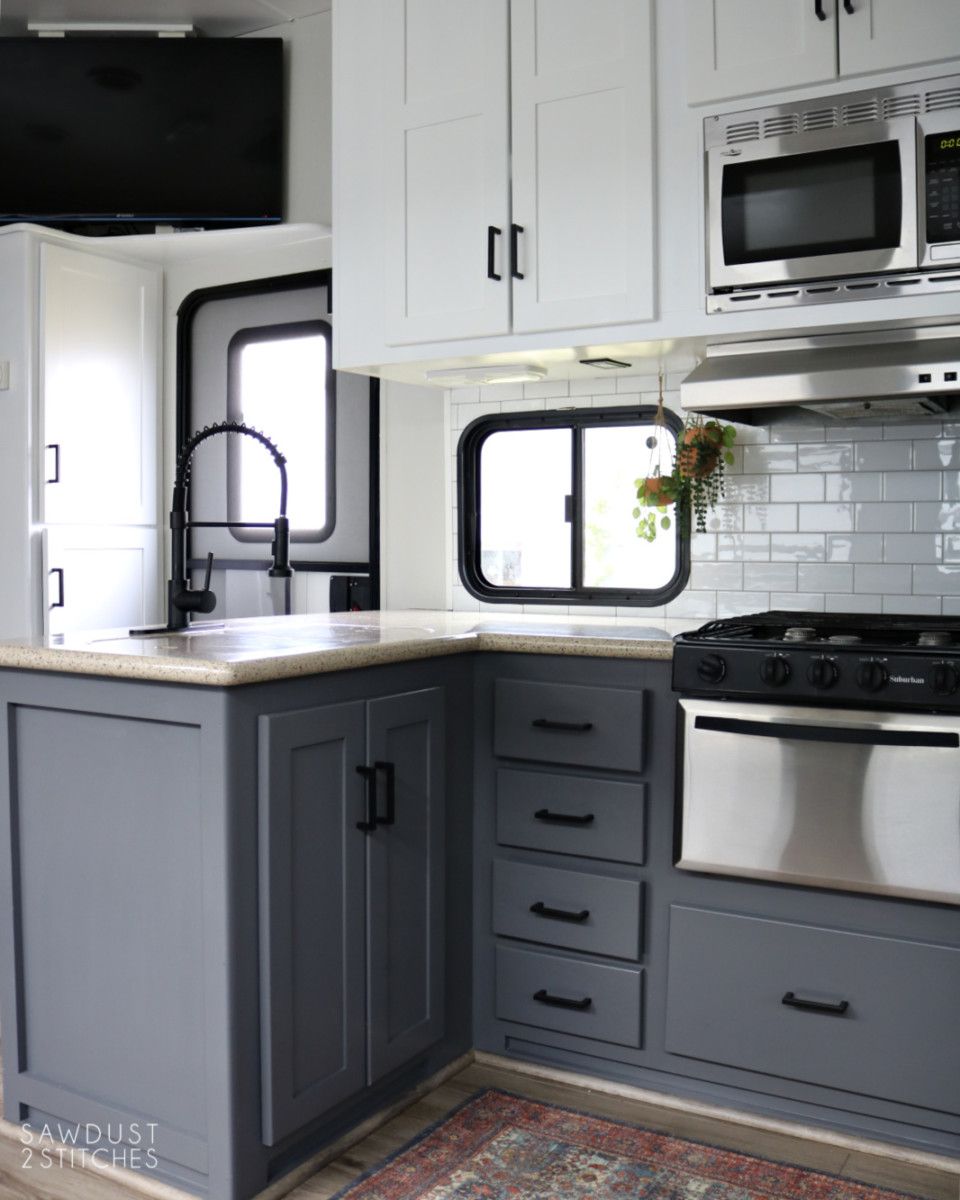 Camper Trailer Remodel, Diy Camper Remodel, Camper Renovation, Rv Remodel, Camper Trailers, Bus Motorhome, Camping Trailer, Rv Kitchen Remodel, Rv Interior Remodel