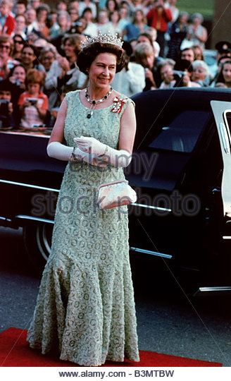 Queen Elizabeth Ii About 1965 Stock Image Kiralyi Sztarok Anglia