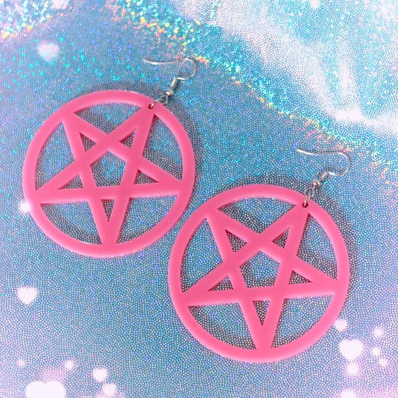 Gothic Kawaii Aesthetic Jewelry White Heart Pentagram Earrings