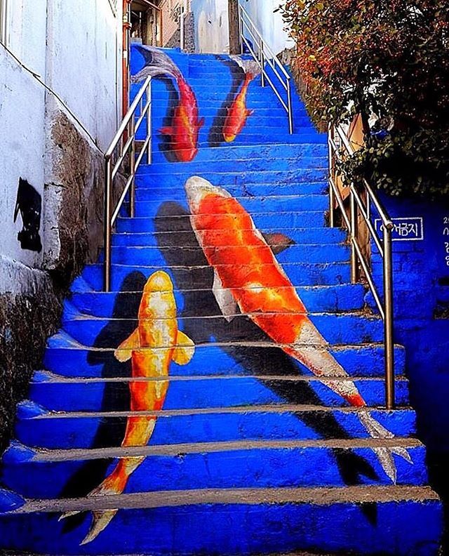illusion koi fish street art by chaesong lim jeongmin seo sena illusion koi fish street art by chaesong lim jeongmin seo sena