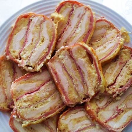 Egy finom Sonkás-sajtos rakott csirkemell ebédre vagy vacsorára? Sonkás-sajtos rakott csirkemell Receptek a Mindmegette.hu Recept gyűjteményében! Bbq Pork Recipes, Wls Recipes, Paleo Chicken Recipes, Cooking Recipes, Ham And Cheese Casserole, Hungarian Recipes, Living Food, Fine Food, Gastronomy