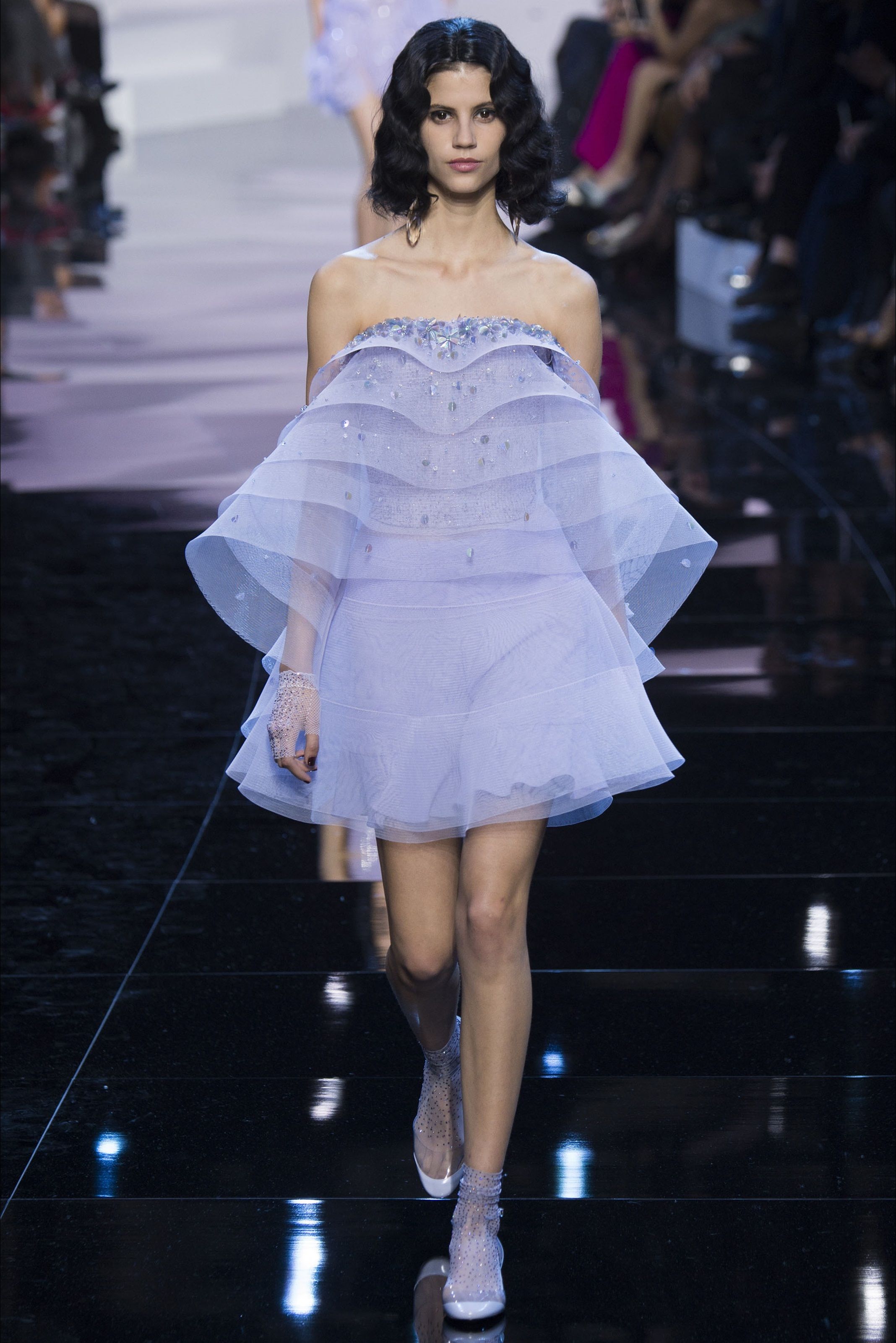 Guarda la sfilata di moda giorgio armani privé a parigi e scopri la ... Immagini di moda