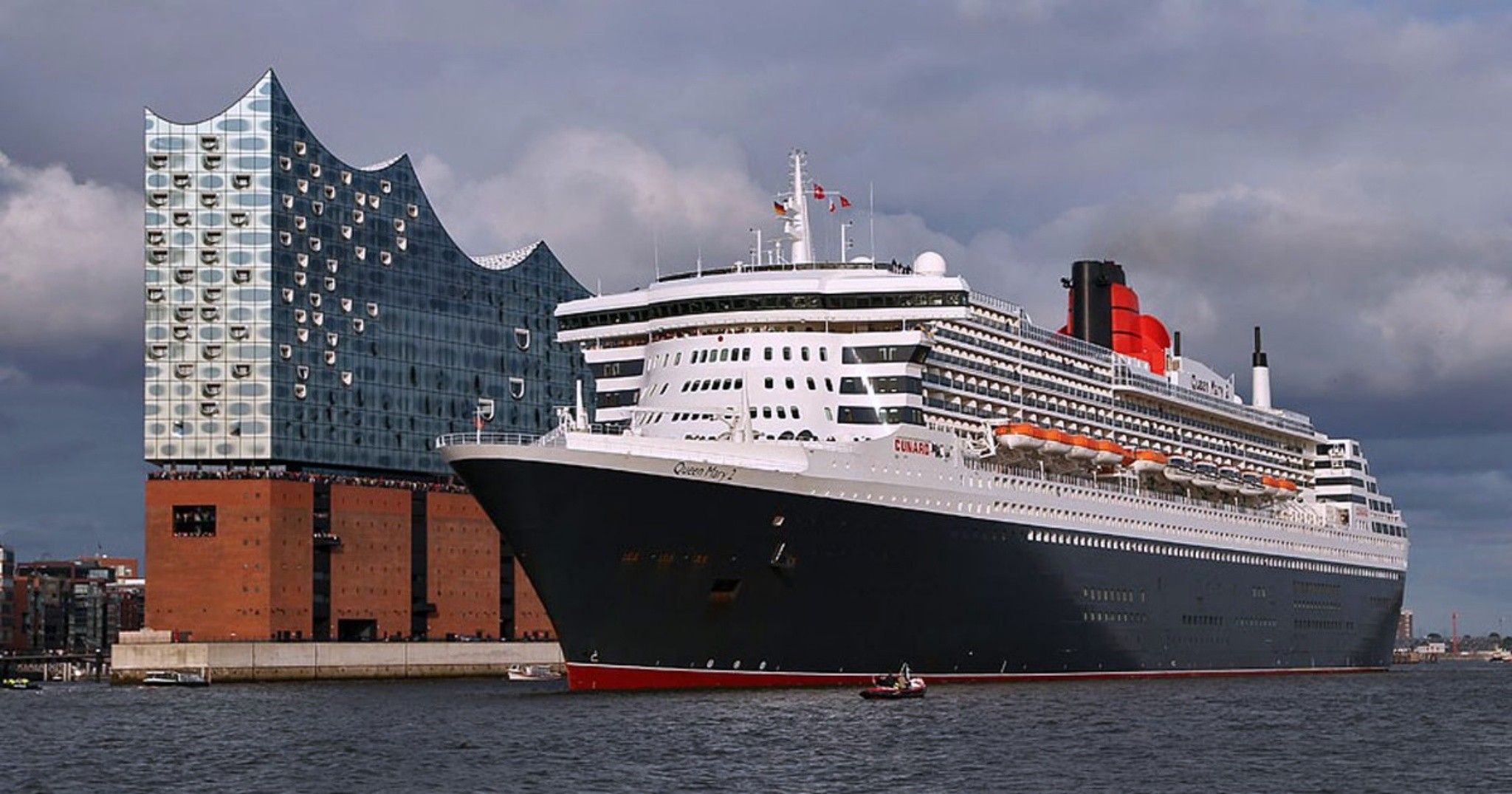 QUEEN MARY 2 Hamburg Port Cunard Cruise Tug Boats Boat QUEEN MARY 2 Hamburg Port Cunard Cruise Tug Boats Boat