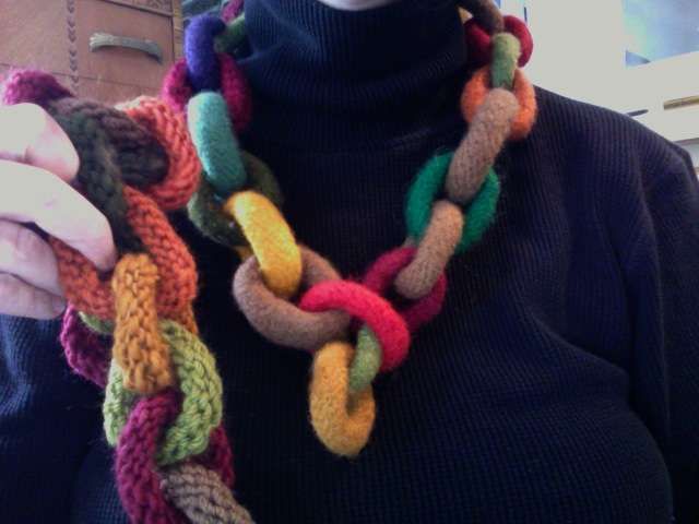 Woolery--knitted/felted jewelry | instructables.com | Author:rowsoprose Knit Jewelry, Fiber Jewelry, Textile Jewelry, Felted Jewelry, Spool Knitting, Knitting Patterns, Knitting Tutorials, Wool Necklace, Crochet Necklace