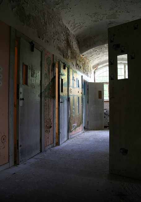 Pin på {group} Abandoned : Ghost Towns & Structures Pin på Den Fasta Paviljongen