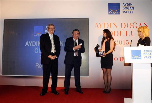 Books Aydin Dogan Award Presented To Orhan Pamuk Istanbul Hilton Awards Hilton Hotel