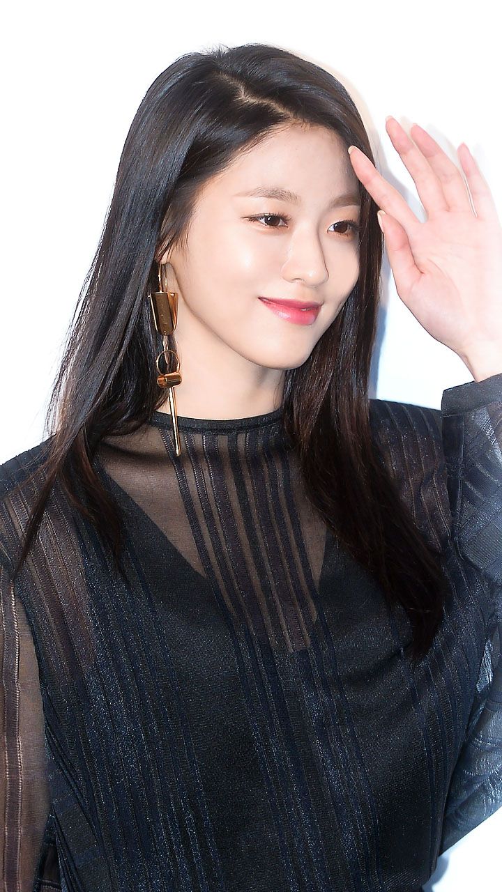 06 19 2017 seolhyun louis vuitton exhibition opening event 06 19 2017 seolhyun louis vuitton exhibition opening event