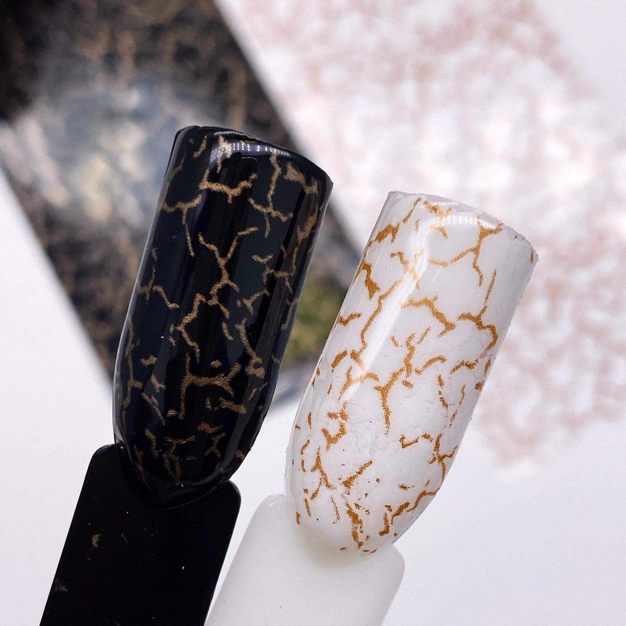 Design: Foil Color: Black/Gold Dimensions: 4 * 50 cm How to apply: Pat onto a cured sticky layer of gel polish to your liking. Finish off with a top coat and cure. Base Coat, Top Coat, Nail Polish Art, Nail Art, Base Colour, Color Black, Crackle Nails, Transfer Foil, Prom Nails