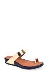 who sells fitflops near me