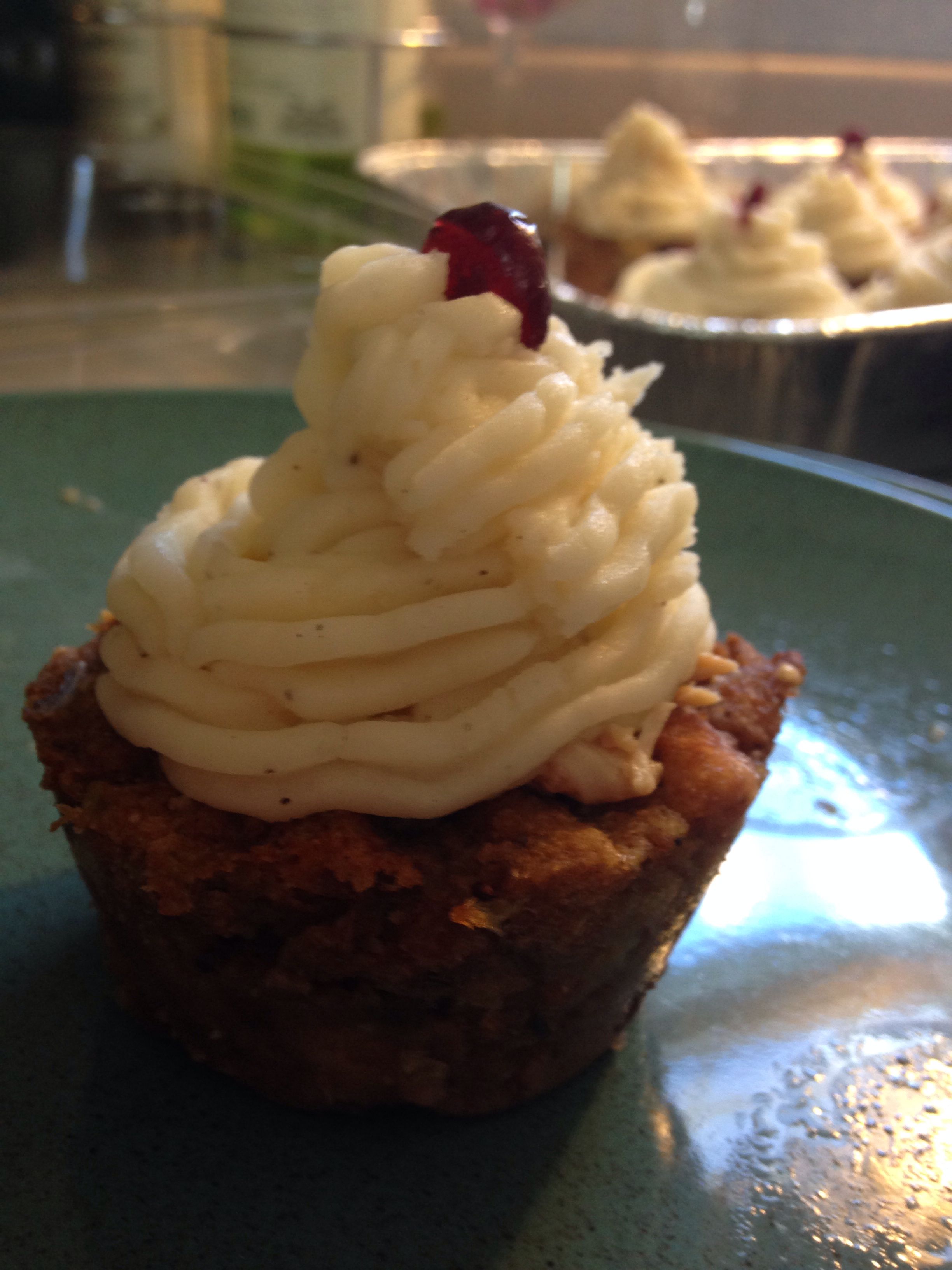 Thanksgiving cupcakes made with stuffing turkey and gravy
