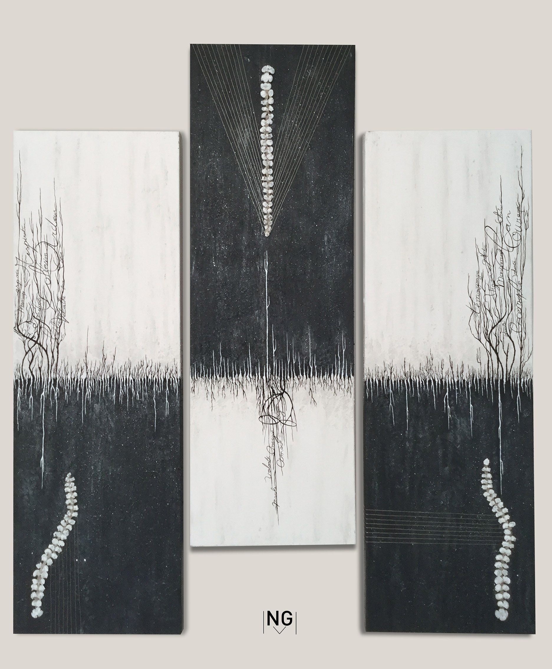Tableau - Acrylique sur toile - Triptyque format 3 x 40x120 - Une œuvre abstraite - 3 lignes à l'ossature fragile mais soudées. Les éléments naturels sont la base de la force de vie qui se dégage à travers l'écriture. Fragile, Les Oeuvres, Base, Acrylic Board, Triptych, Iron, Toile