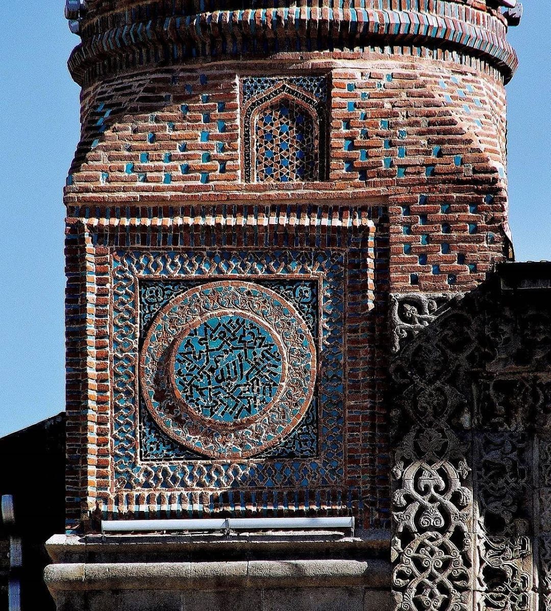 1 178 Begenme 9 Yorum Instagram Da Sanat Tarihi Platformu Sanattarihiplatformu Ortacag Anadolu Turk Mimarisi Nin E Architekturfotografie Moschee Turkei