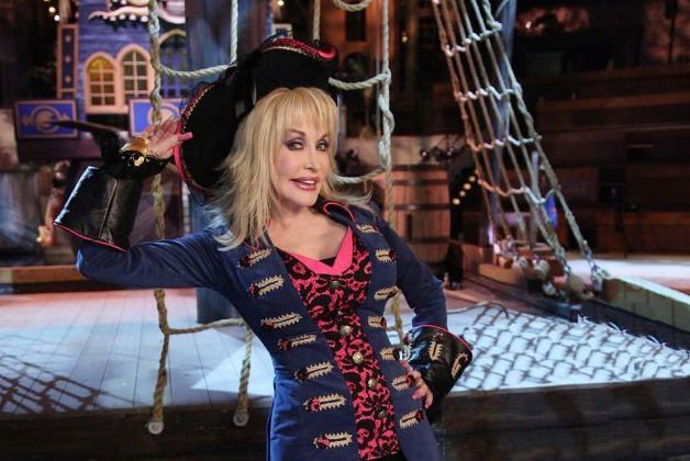 Dolly Parton Dolly parton, Pirate outfit, Celebs Dolly Parton Dolly parton, Pirate outfit, Celebs