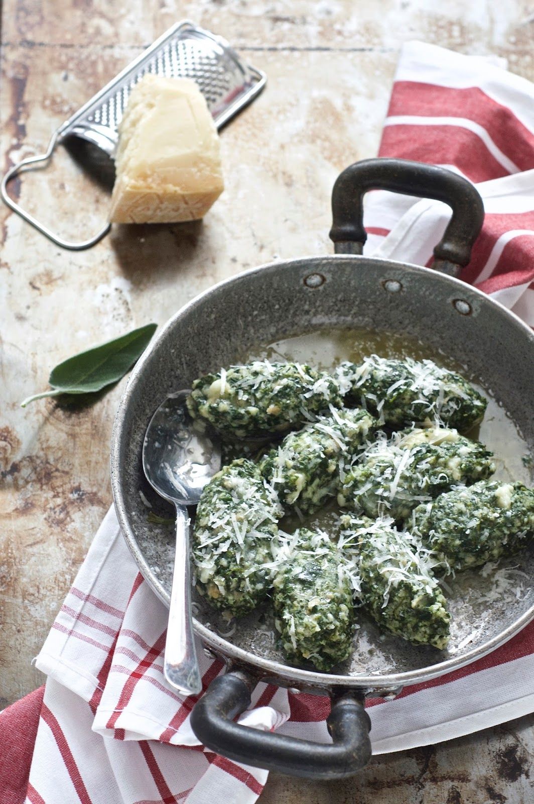 Confort Food, Pasta Fresca, Cooking Kitchen, Ravioli, Creative Food, Gnocchi, Palak Paneer, Vegetable Recipes, Italian Recipes