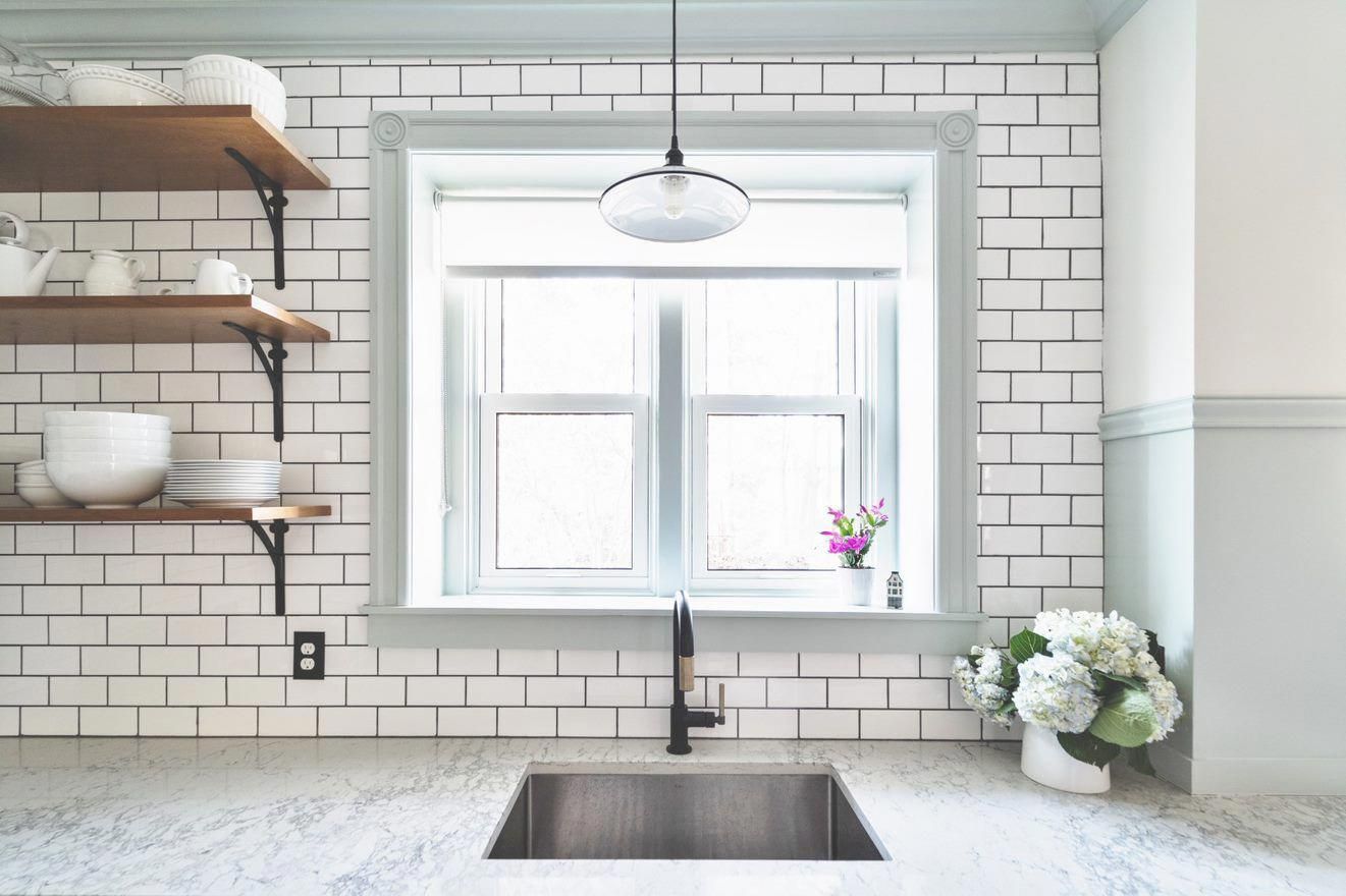 Installed above the sink, this porcelain pendant light perfectly