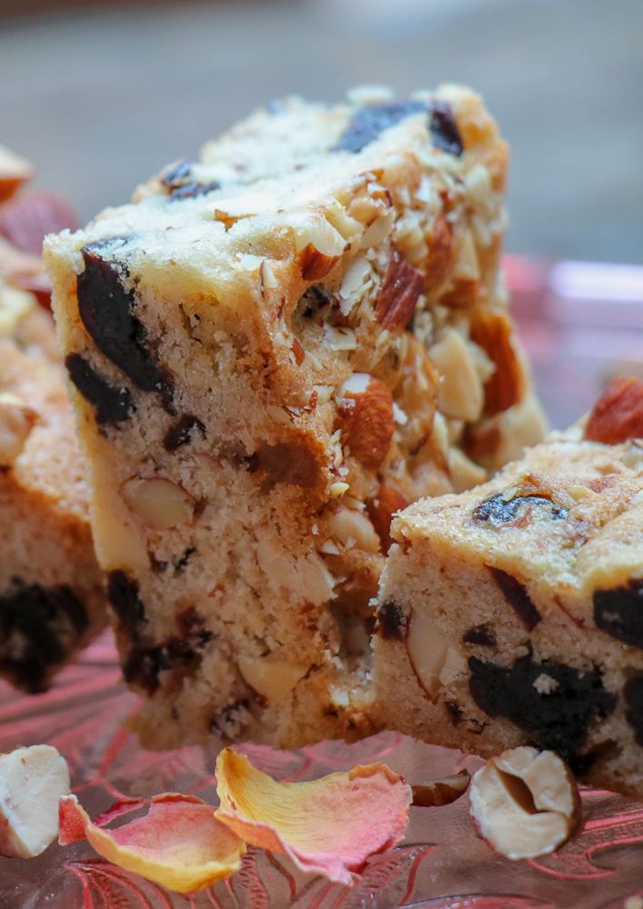 Dried Sweet Cherry and Almond Bars | Cookie bar recipes, Almond bars