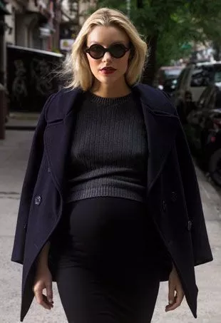 30+ Show Stopping Maternity Outfits For This Winter