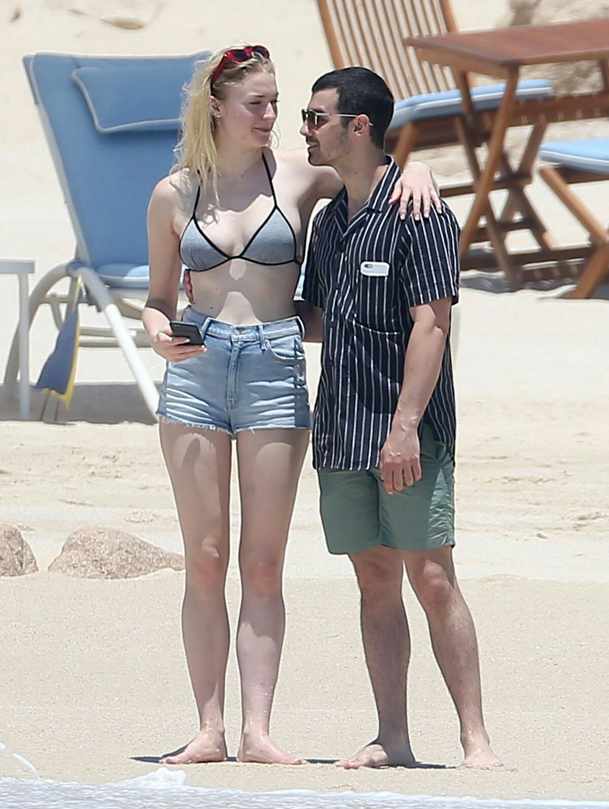 Bikini Sophie Turner and Maisie Williams naked (47 photos), Tits, Paparazzi, Feet, bra 2020 Bikini Sophie Turner and Maisie Williams naked (46 foto and video), Ass, Hot, Selfie, braless 2018