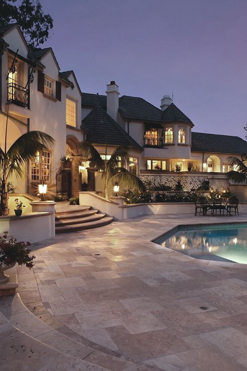 Hey I'm Olivia Beckham yes my dad is the one and only OBJ. This is ju… #fanfiction #Fanfiction #amreading #books #wattpad Dream Home Design, My Dream Home, House Design, Dream Life, Luxury Home Designs, Design Design, Design Ideas, Style At Home, Dream Mansion