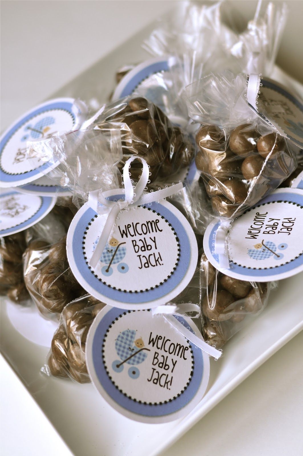 Easy DIY Baby Shower Favors Tutorial easy-diy-baby-shower-favors-tutorial