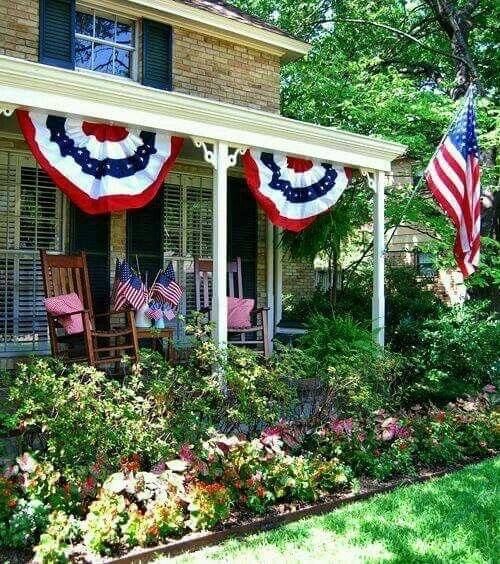 20 Best July 4th Porch decor ideas to spread the Patriotic Splurge in your front porch - Hike n Dip