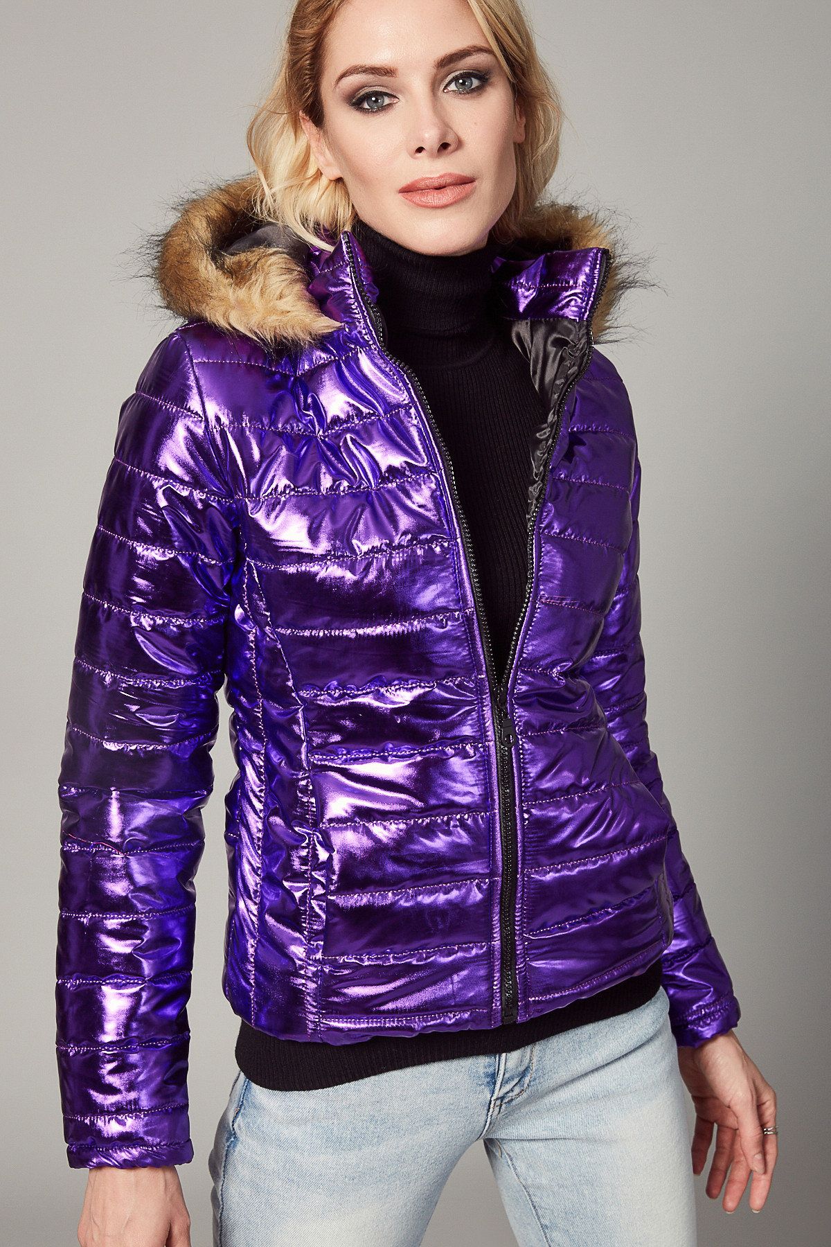 Download Metallic puffer jacket | Moda stilleri, Trendler, Mont