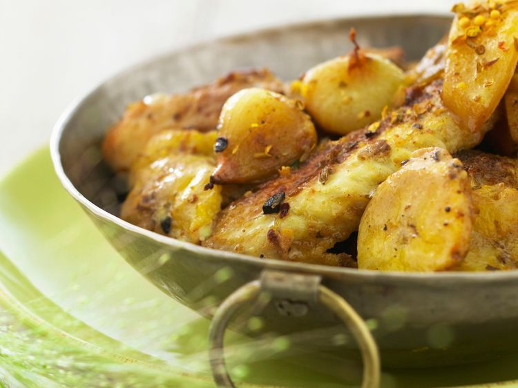 Mafe De Poulet Aux Patates Douces Et Bananes Plantain Kiyakuisine Recette Mafe Poulet Banane Plantain Mafe
